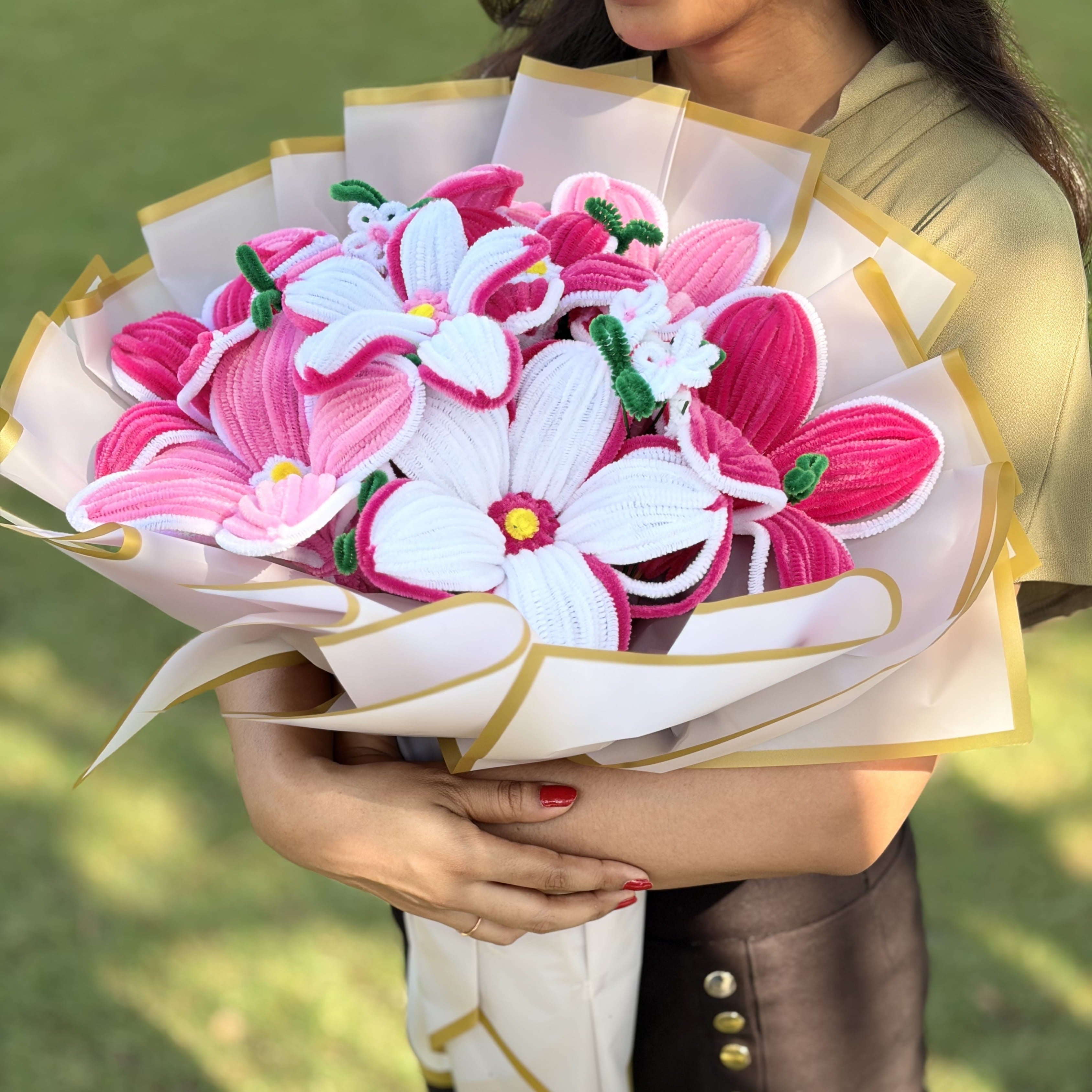 Handmade Pink & White Flower Bouquet – Loving Crafts