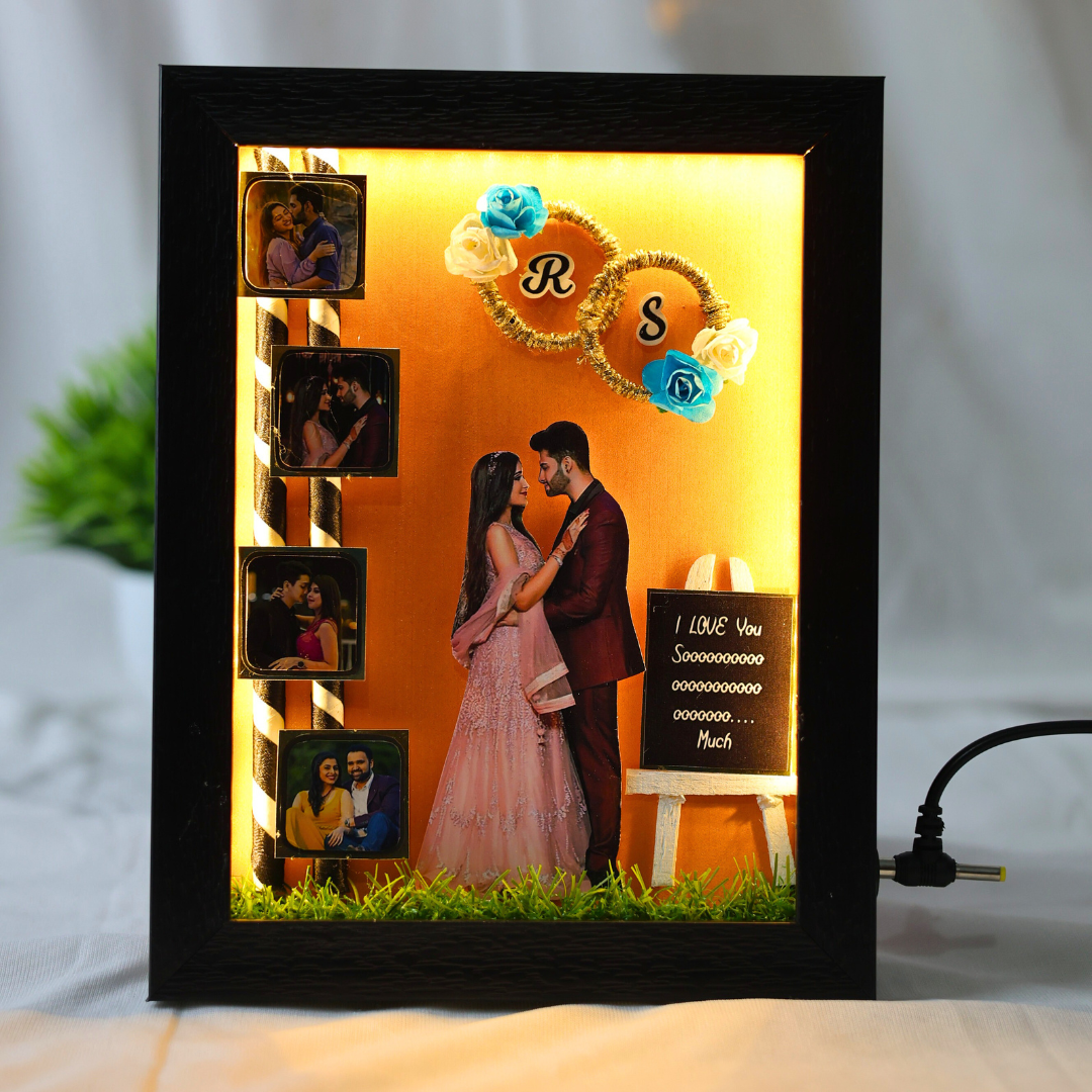 3D Miniature Frame With Initials