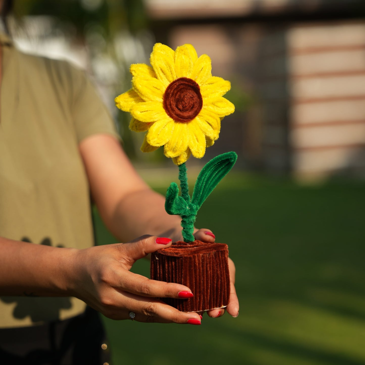 Beautiful Big Size Sunflower Pot