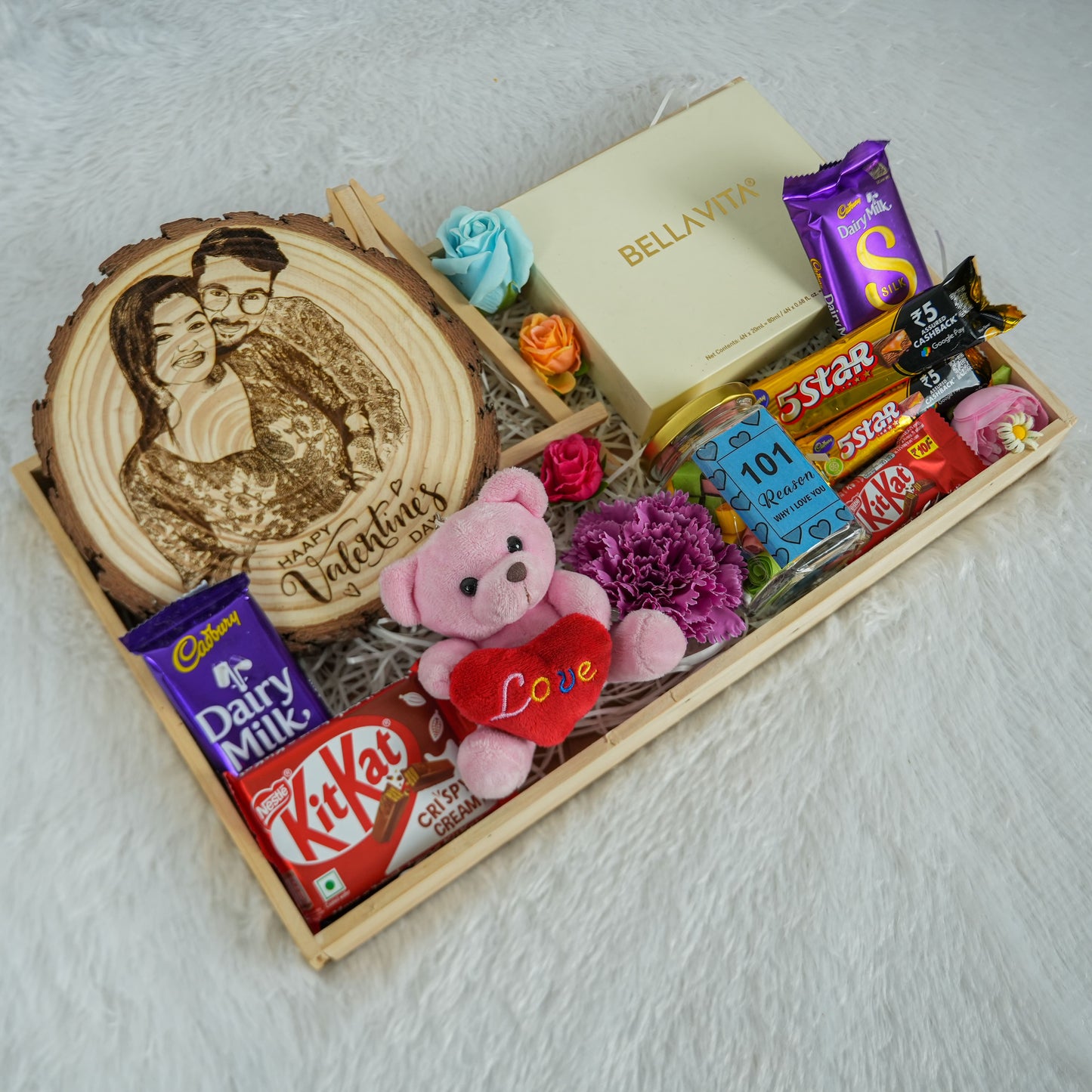 Beautiful Valentine Wooden Slice Hamper