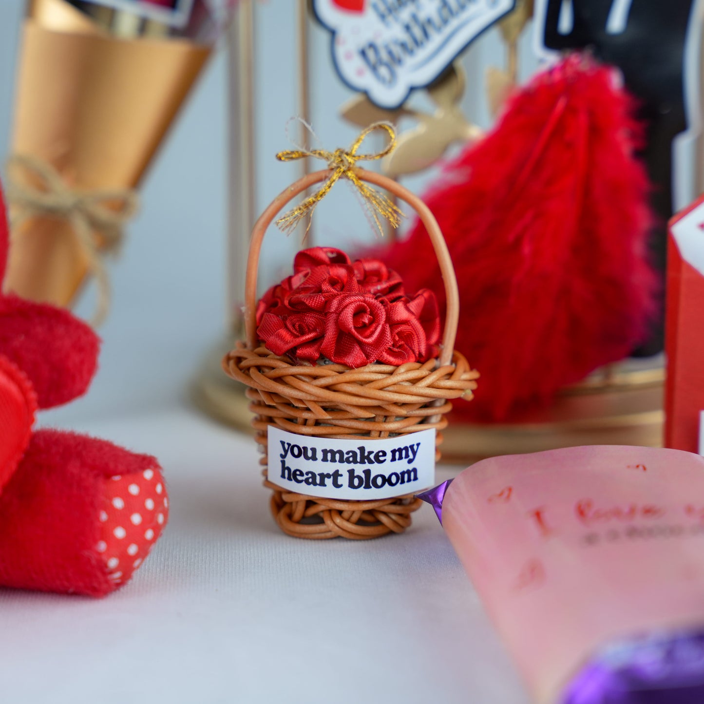 Premium Metallic Cage Love Hamper