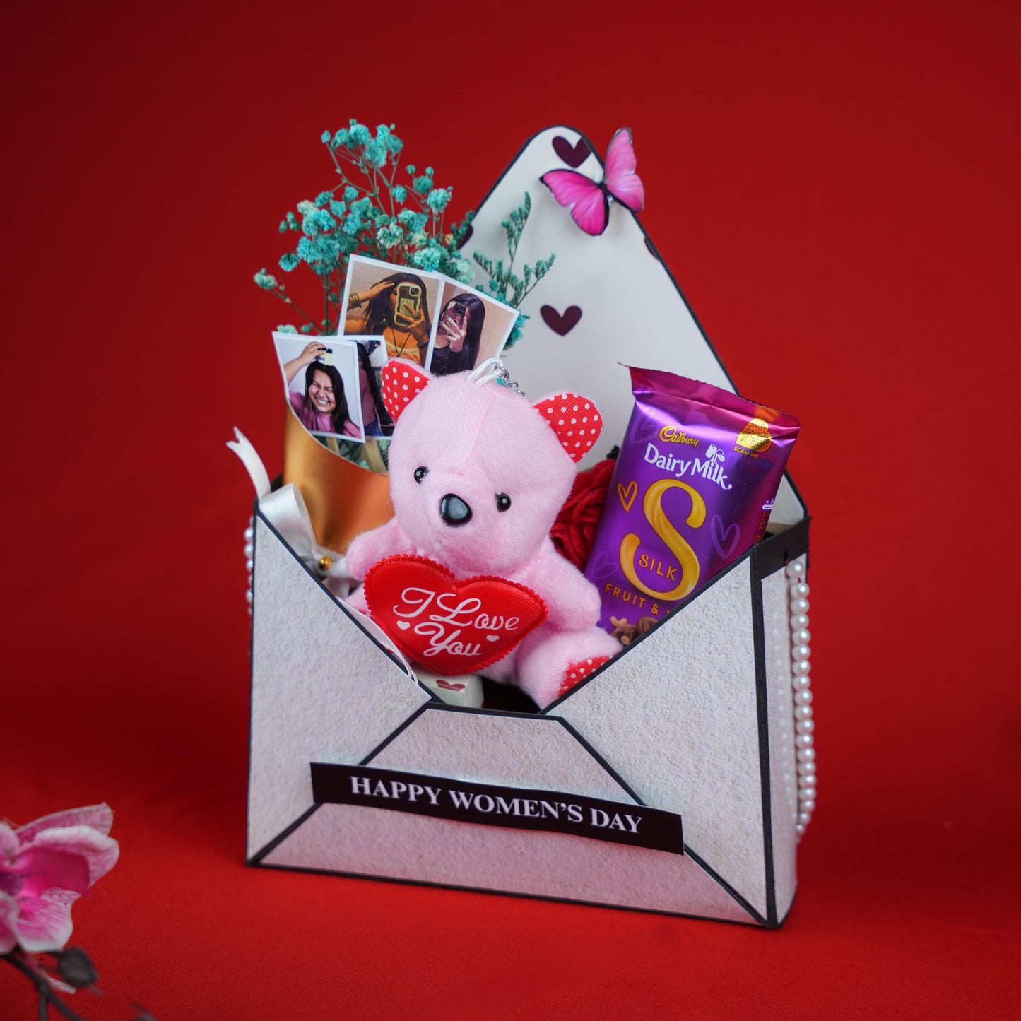 Premium Women’s Day Envelope Hamper