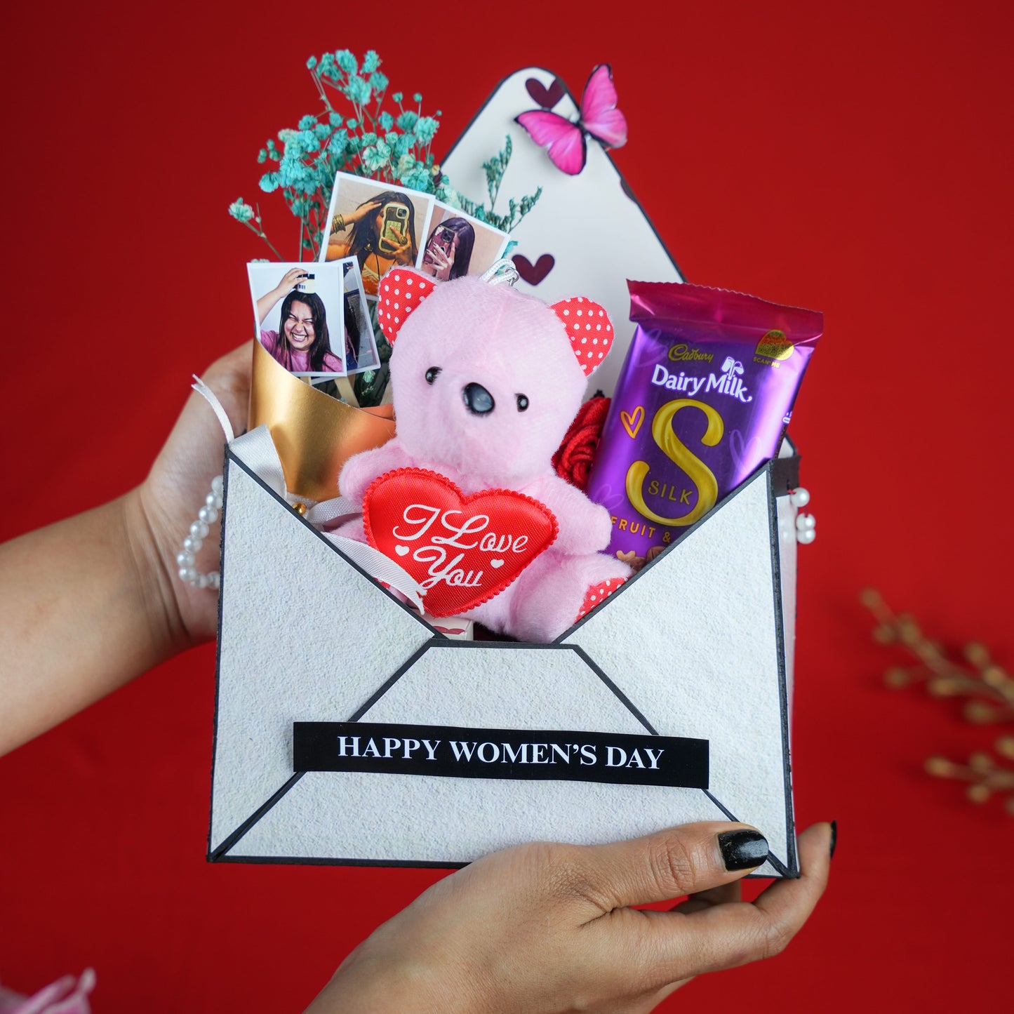 Premium Women’s Day Envelope Hamper