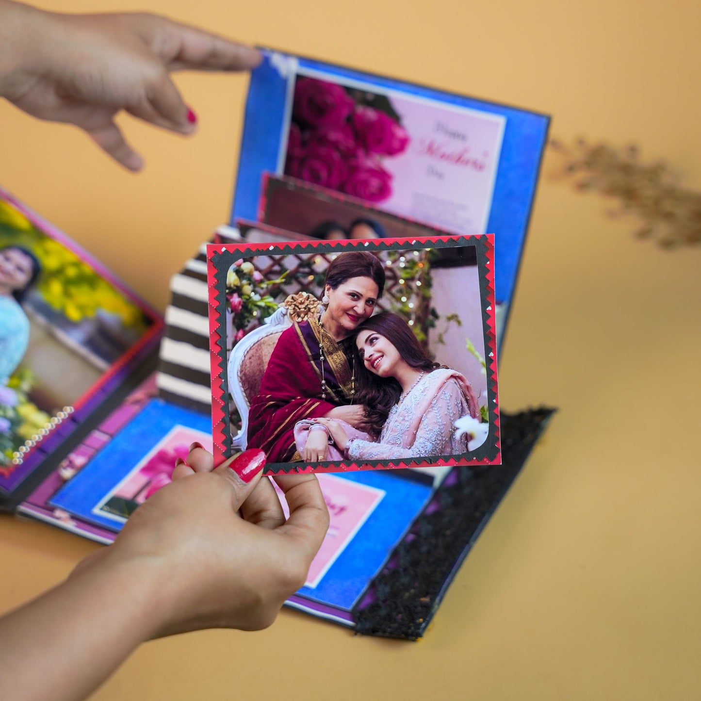A Magical Surprise for Mom – LED Photo Album