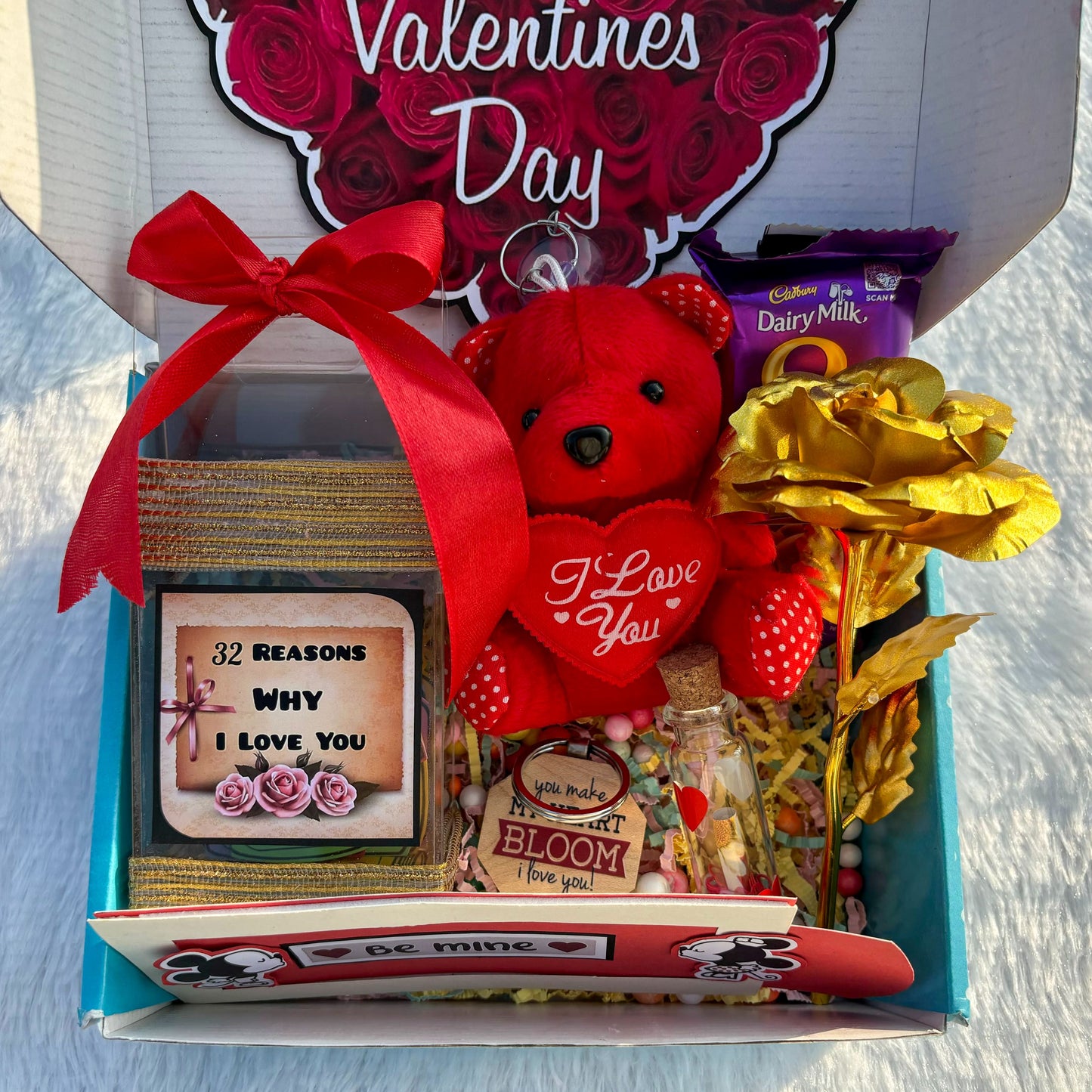 32 Reasons Why I Love You Hamper